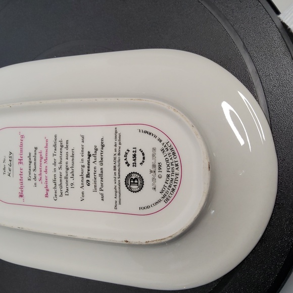 German gardening angel porcelain wall hanging - Picture 5 of 8